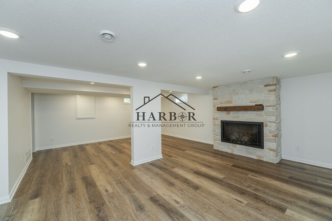 Building Photo - Single Family Home - Coming Soon!