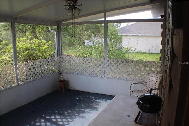 Building Photo - 3045 Yorkshire Dr