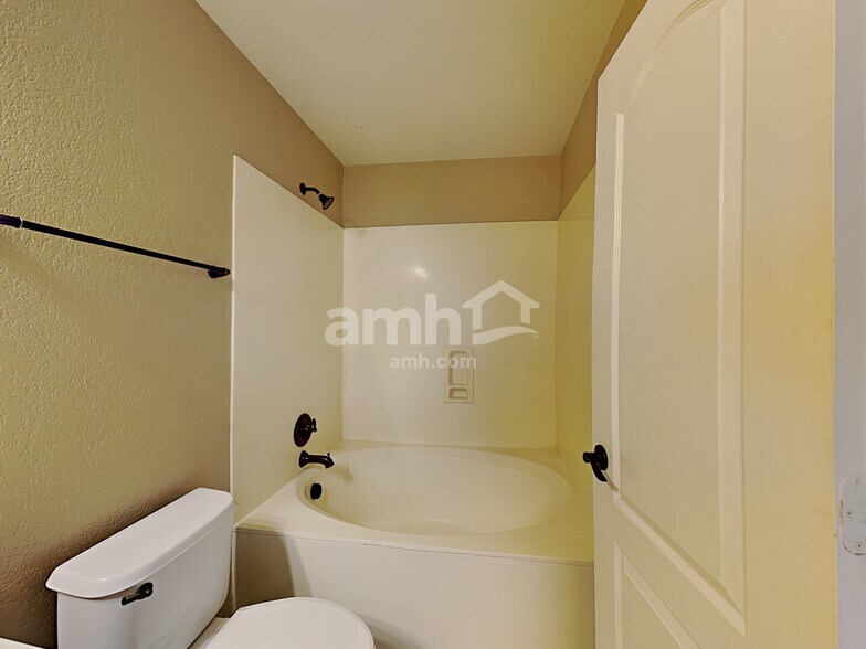 Building Photo - 6112 Fred Couples