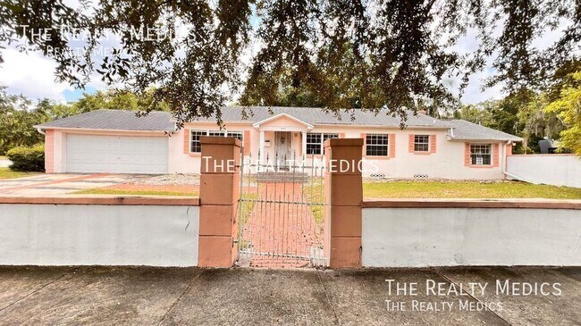 Building Photo - 1807 N Park Ave