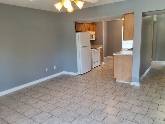 Building Photo - 179 Pointers Ct