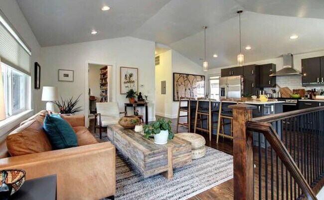 Building Photo - High End LOHI Townhome Available in June!