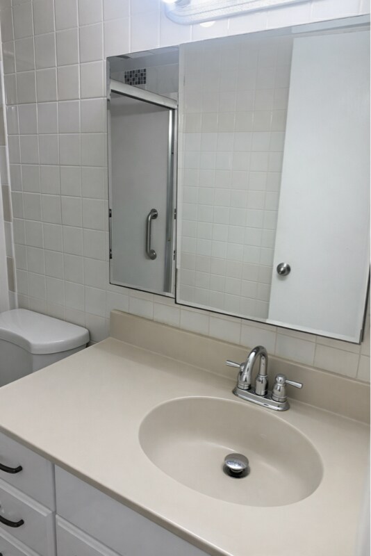 Building Photo - 9120 Fontainebleau Blvd