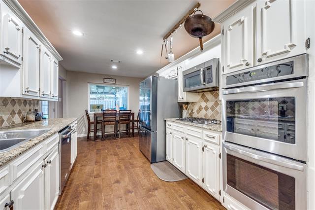 Building Photo - 1507 Greenbrier Dr