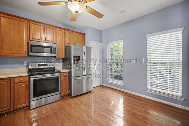Building Photo - 15764 Castle Watch Ave
