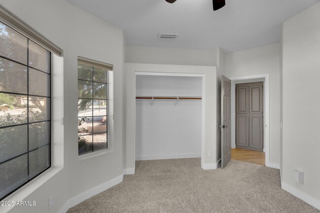 Building Photo - 6245 E Star Valley St