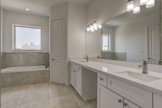 Building Photo - 1402 Eberhard St