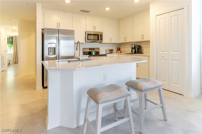 Building Photo - 15345 Grn Acrs Ave