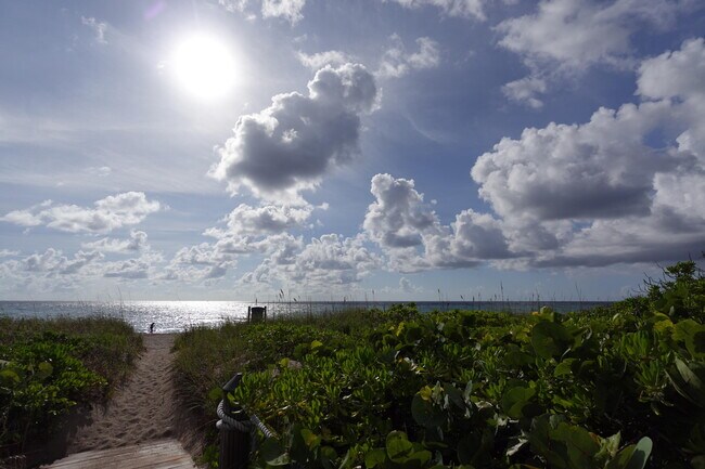 Primary Photo - 145 S Ocean Ave