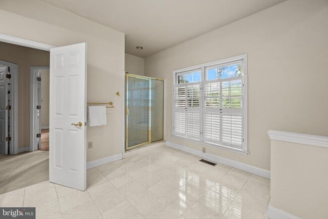 Building Photo - 1238 Hunters Rd