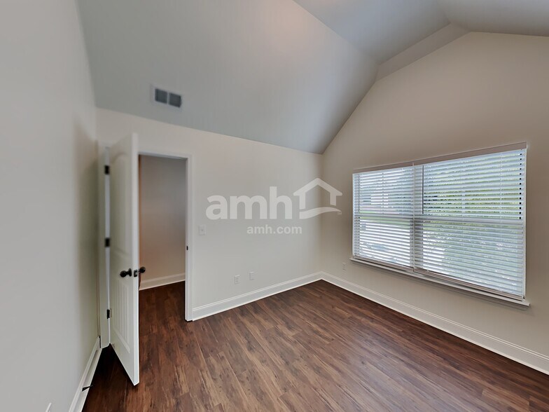 Building Photo - 44 Brookhill Ct