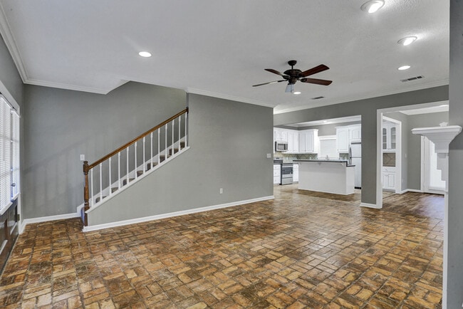 Building Photo - 404 Pine Brake Cir