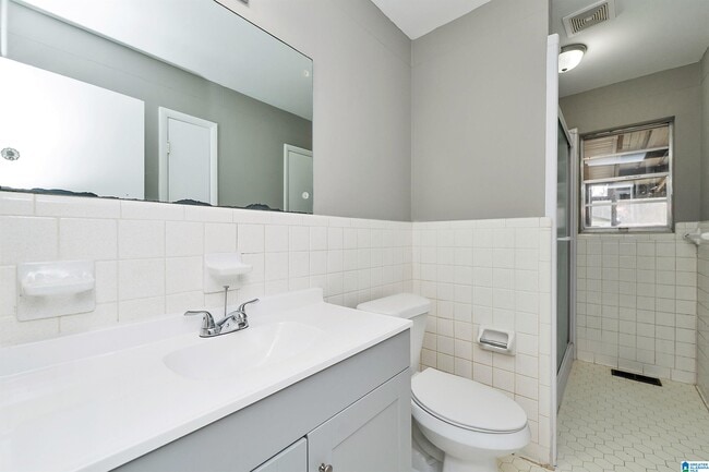 Building Photo - 236 Clifton St