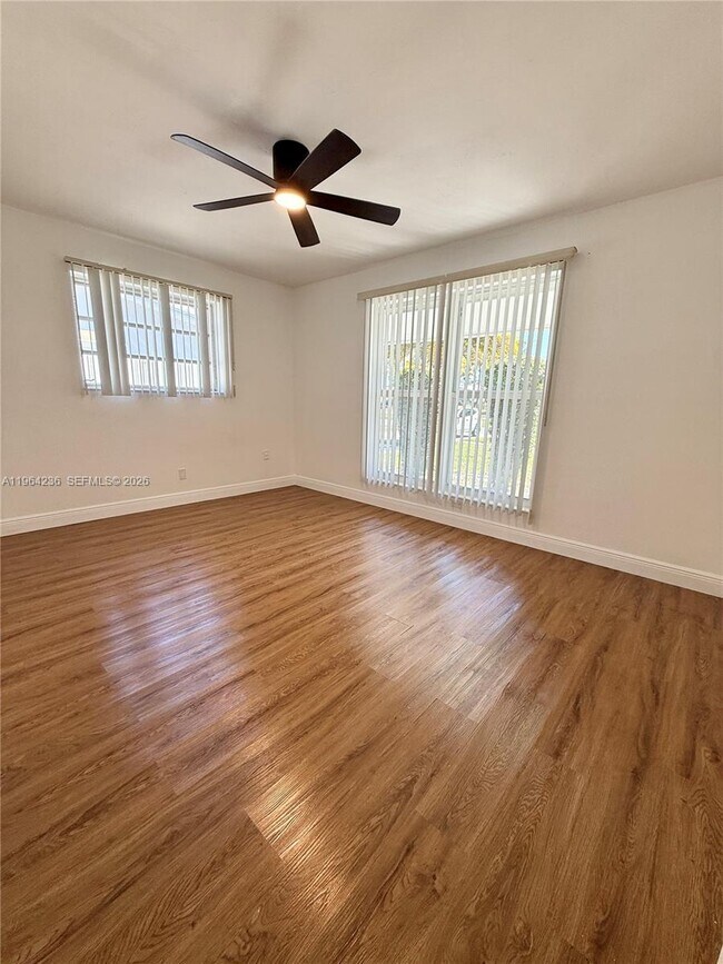 Building Photo - 4917 W Park Rd