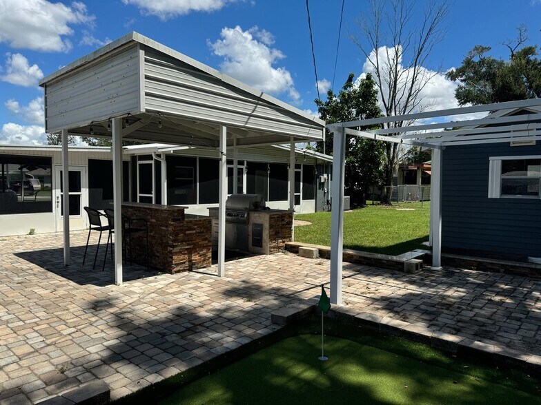 Building Photo - 508 Garden Dr N