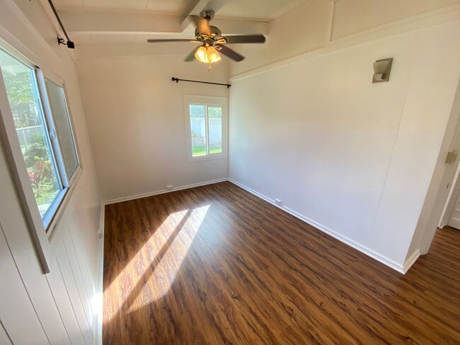 Building Photo - 3 Bedroom, 1.5 Baths