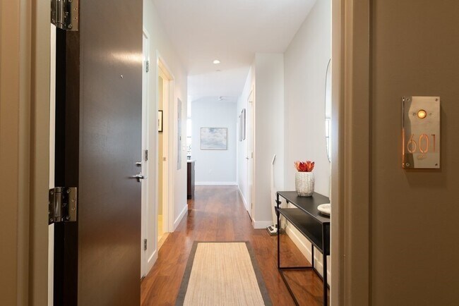 Building Photo - 286 Columbus Ave