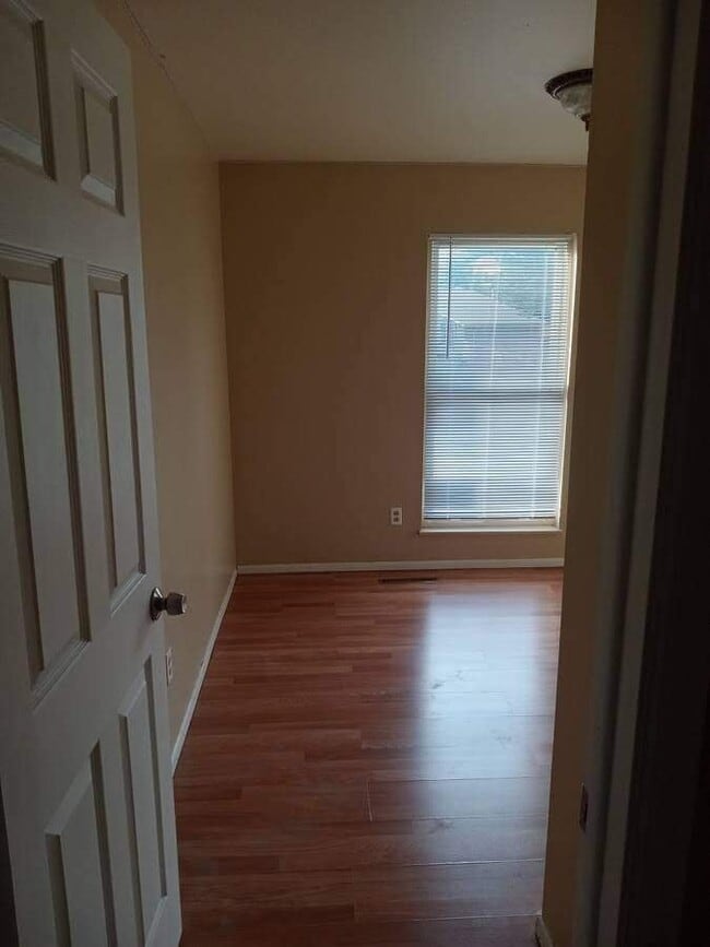 Building Photo - 3135 Vickers Dr