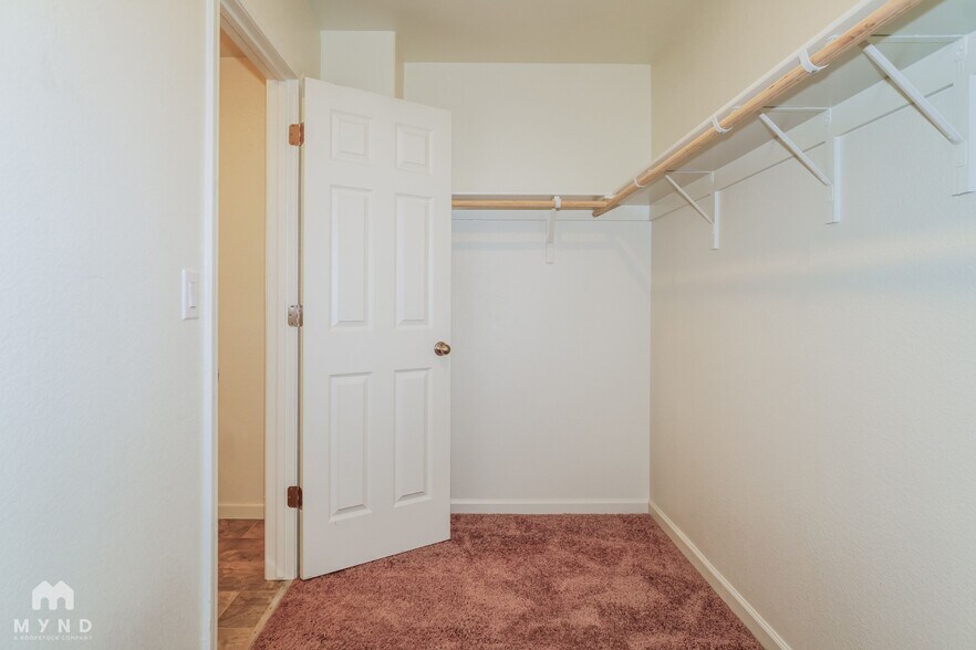 Building Photo - 676 Rosedale Wy