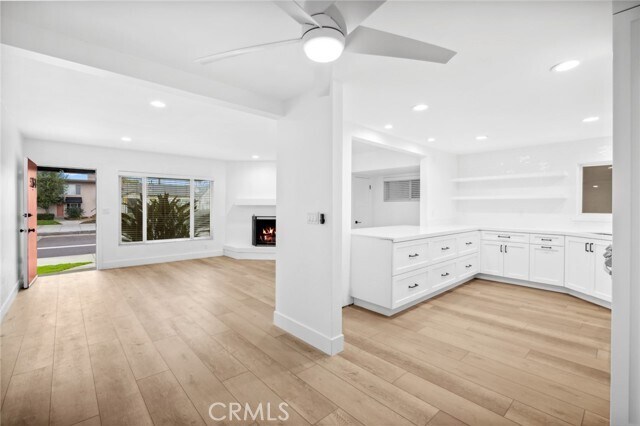 Building Photo - 526 Irvine Ave