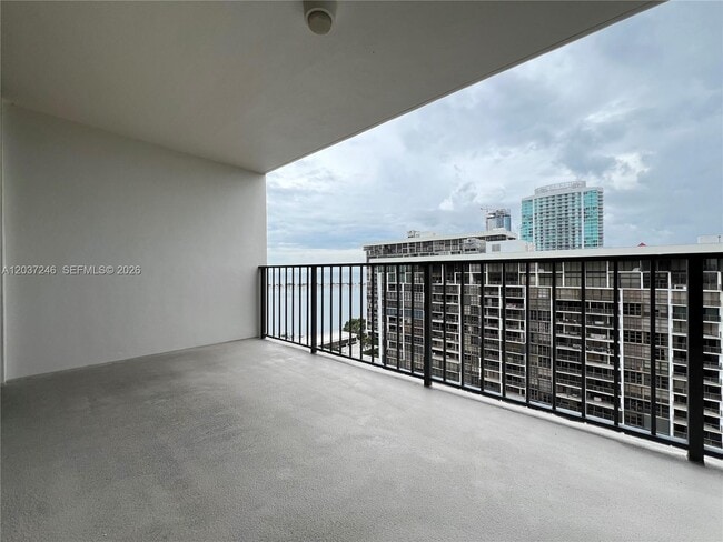 Building Photo - 1901 Brickell Ave