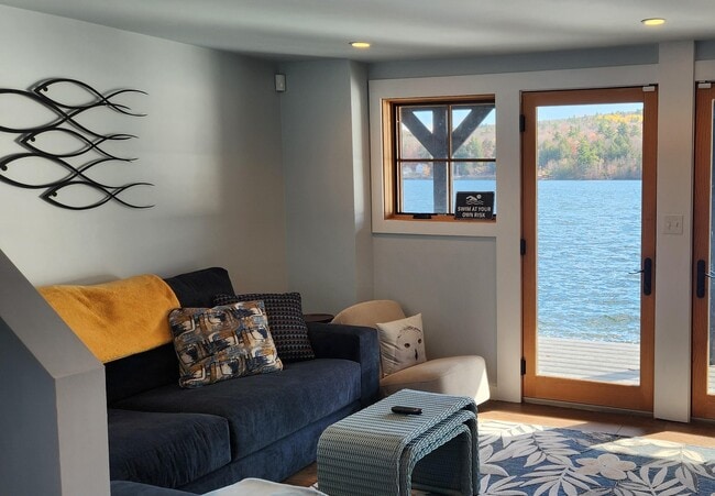 Building Photo - 44 W Shore Rd