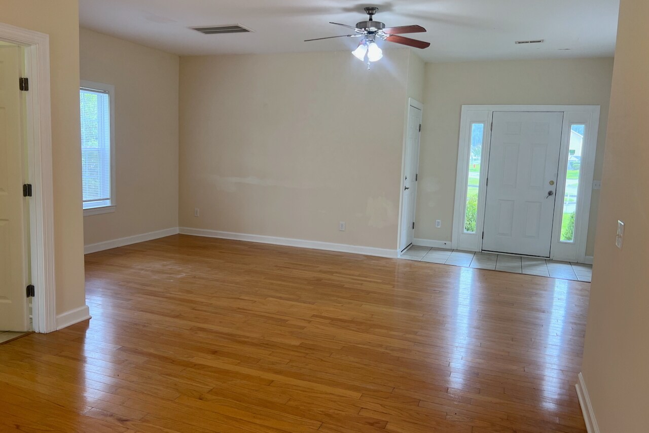 Building Photo - 1032 Lake Norman Ln