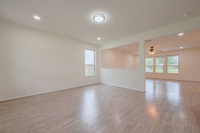 Building Photo - 3215 Laurel Bend Ln