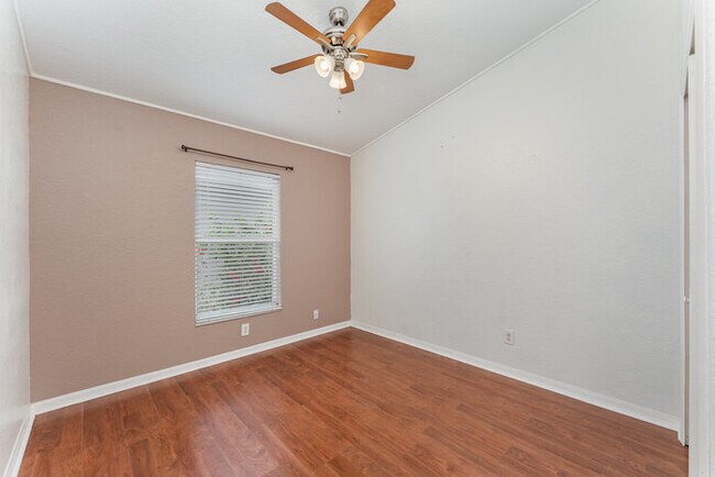 Building Photo - Home For Rent in Rivercrest!