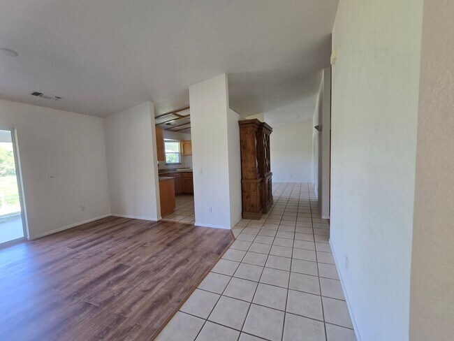 Building Photo - Unfurnished, 1-Year Long-Term Rental
