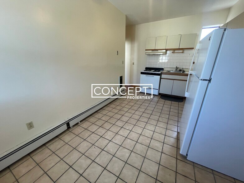 Building Photo - 369A Centre St