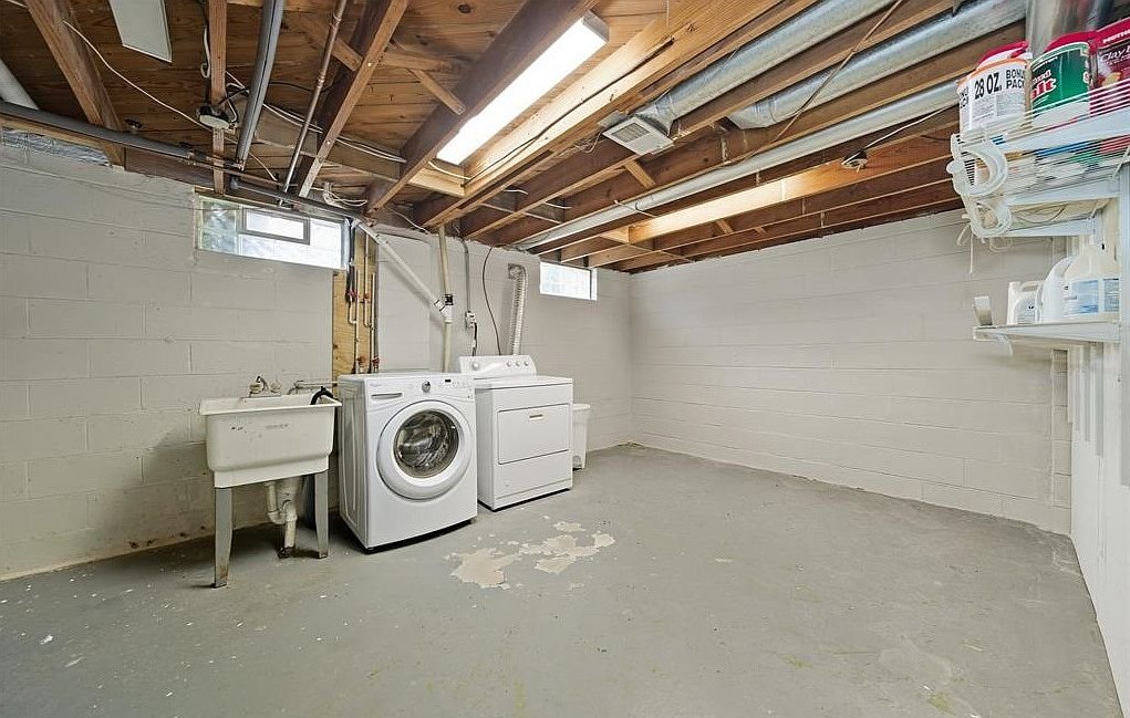 Building Photo - 3311 Ellwood Ave