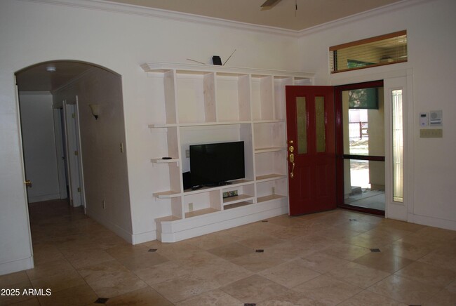 Building Photo - 1420 E Branham Ln