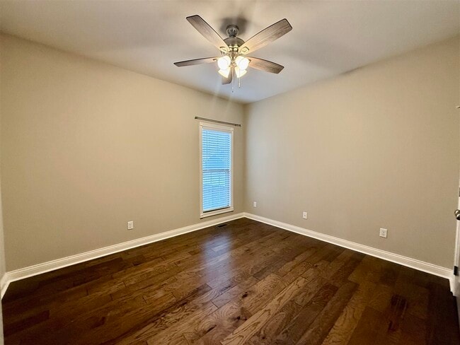 Building Photo - 8728 Stuart Farm Ave