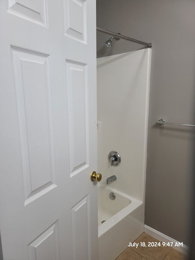Building Photo - 3 Bedroom Townhouse for Rent in Waynesboro!