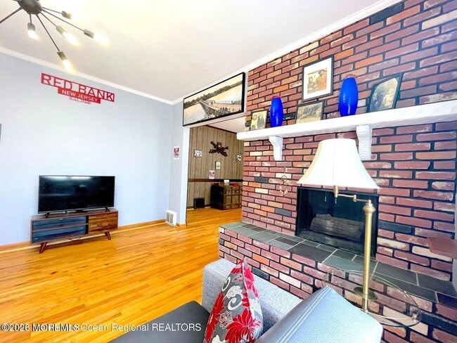 Building Photo - 137 Oakland St