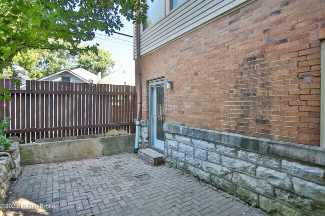 Building Photo - 2525 George Rogers Clark Pl
