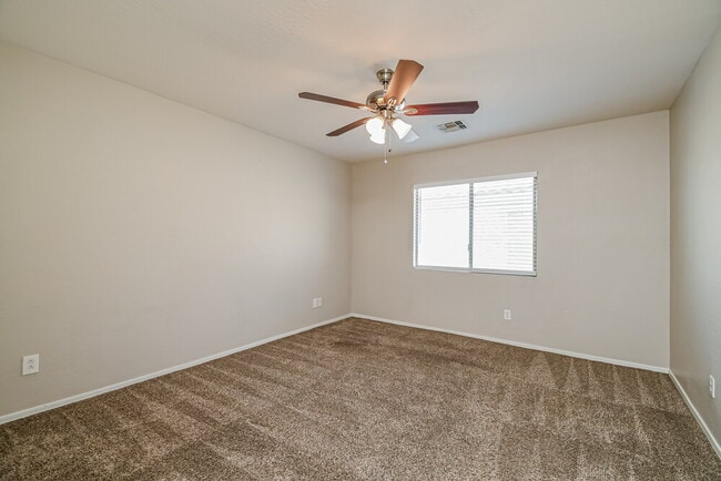 Building Photo - 39245 N Cali Cir
