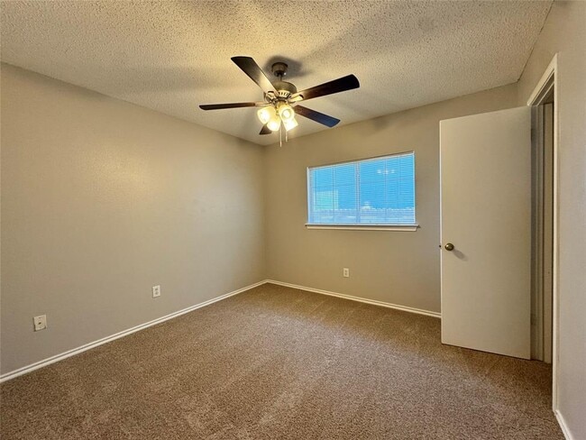 Building Photo - 1008 Aransas Cove