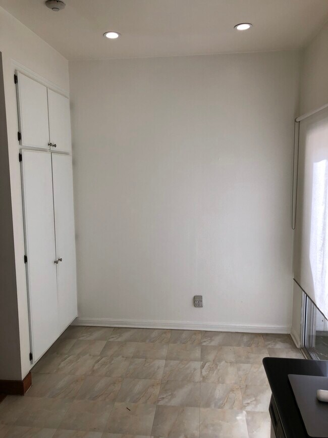 Pantry with Cozy Breakfast Nook - 2405 34th St