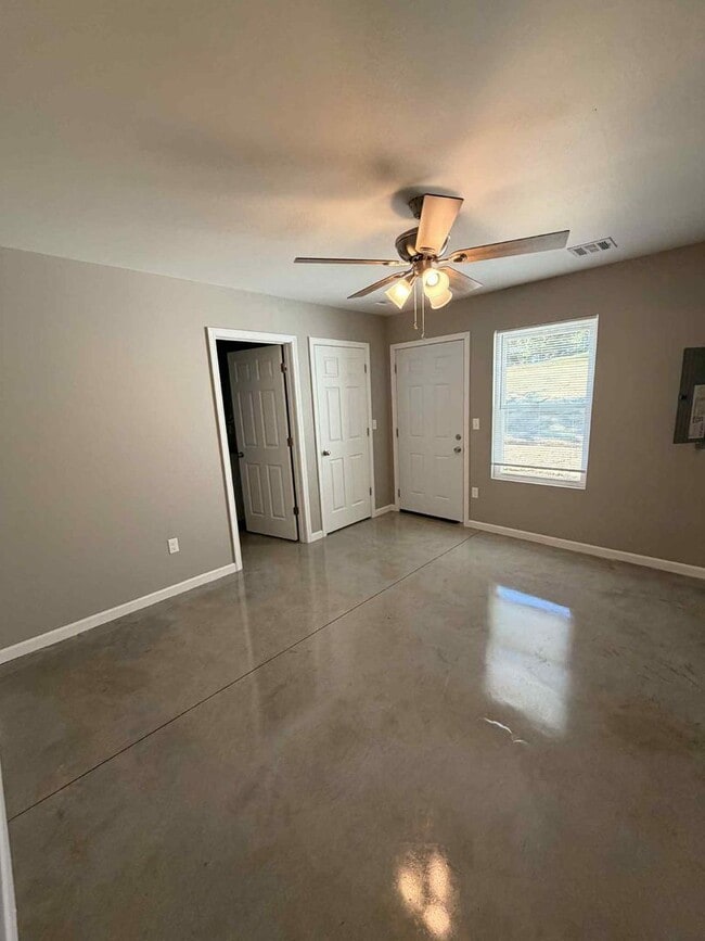 Building Photo - *CM 297-299 S. 4th St