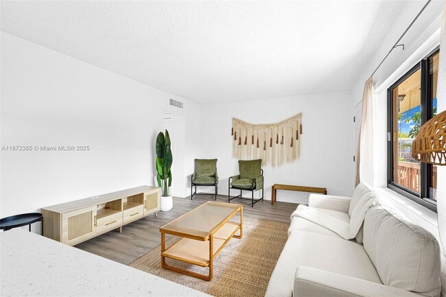 Building Photo - 13210 Memorial Hwy