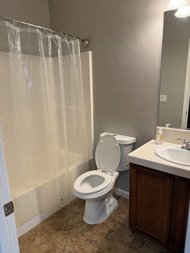 Building Photo - 843 Beauregard Ln