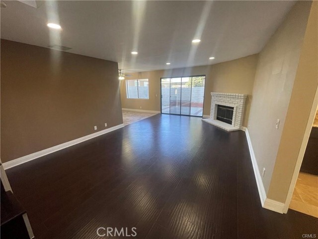 Building Photo - 2157 E Badillo St