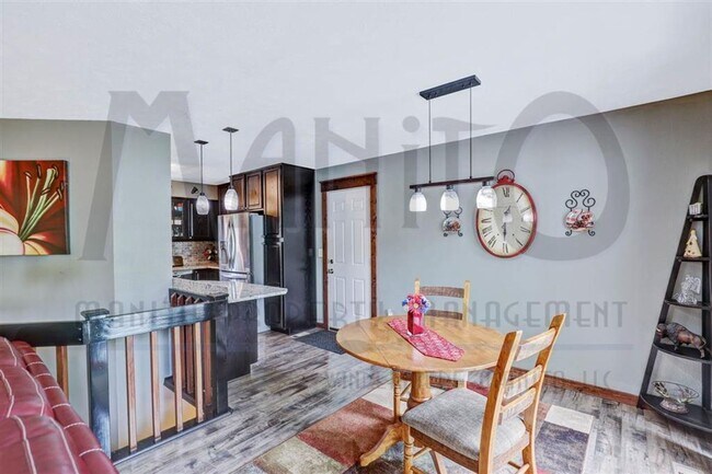 Building Photo - **COMING SOON** Spacious South Hill Rancher