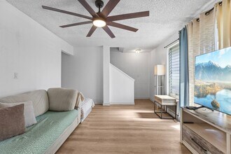 Building Photo - Spacious 3-Bedroom Townhome Across from Pearlridge – Available April 5