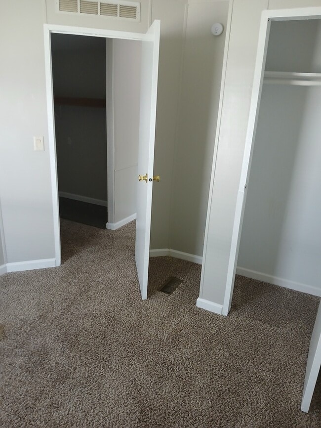 Building Photo - Mobile Home For Sale