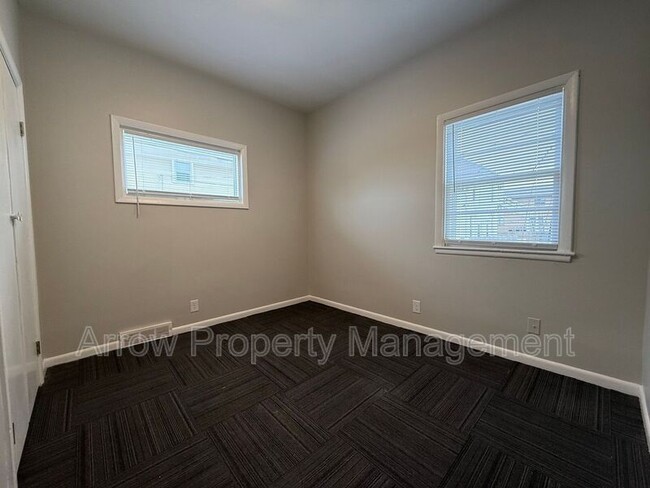 Building Photo - 136 N 27th St