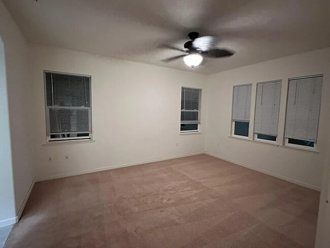 Building Photo - 717 N Dorato Ln