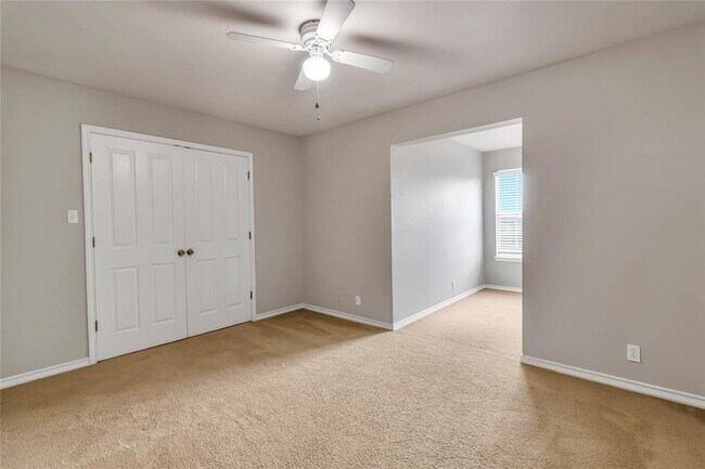 Building Photo - 200 Sandstone Dr